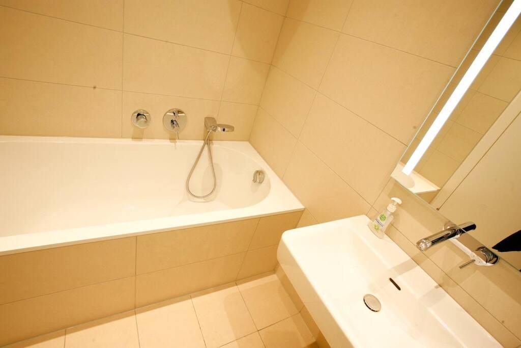 Top Central Apartment On Karlsplatz Wien Ngoại thất bức ảnh